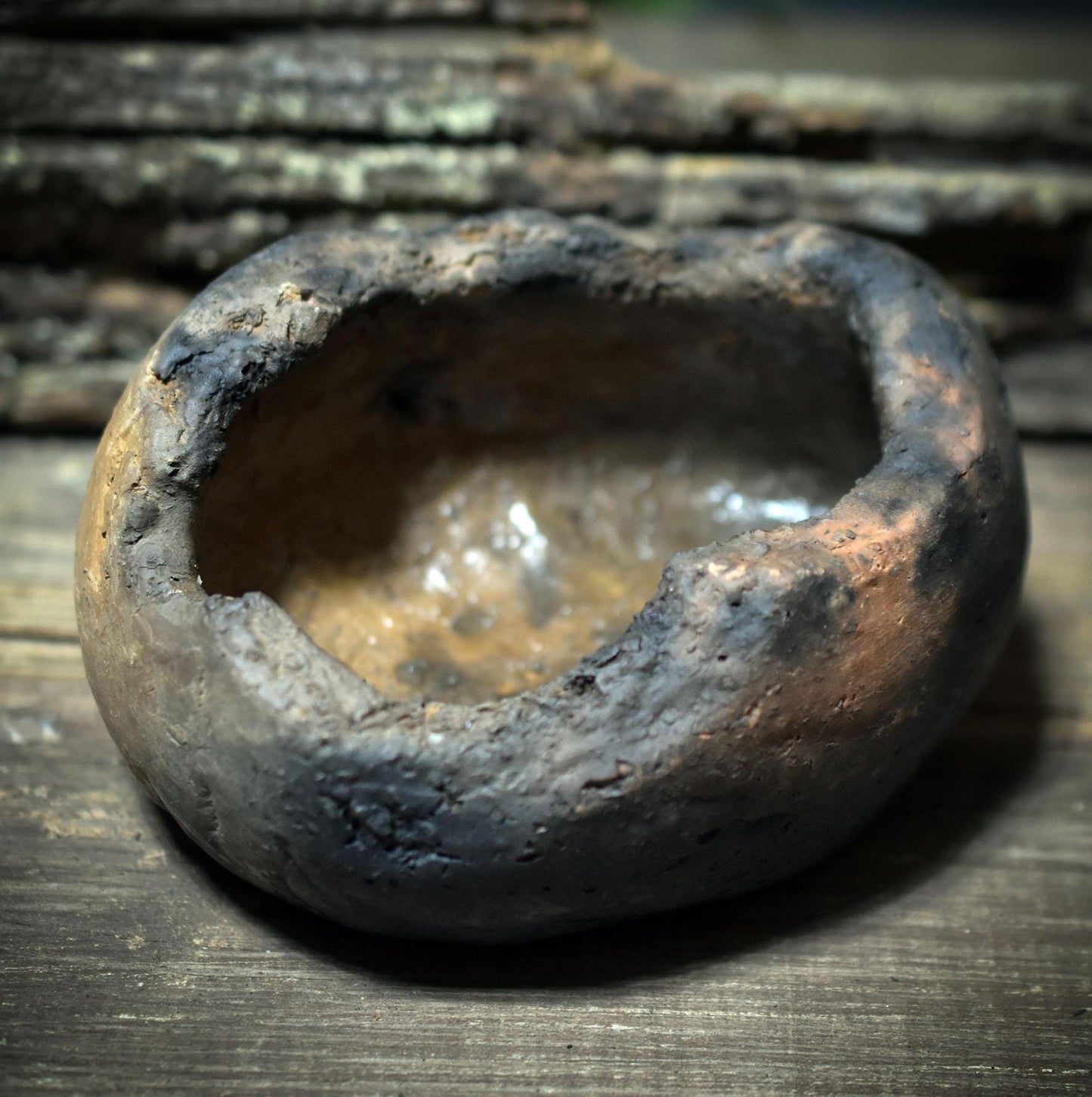 Ostara Schale – Archaisches Pflanzgefäß in Eiform aus traditionell gebranntem Ton - FRO042