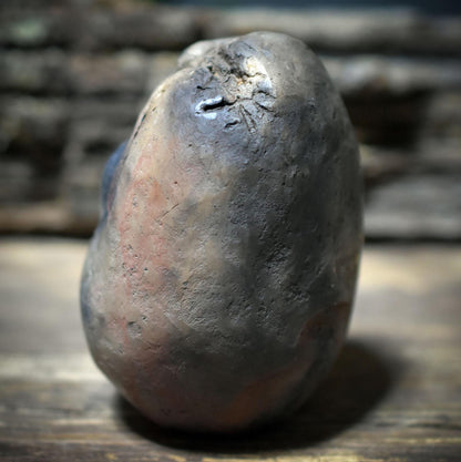 Ostara-Ei des Lebensweges - Maiden · Mother · Crone vereint in einem frühzeitlichen Ton-Ei