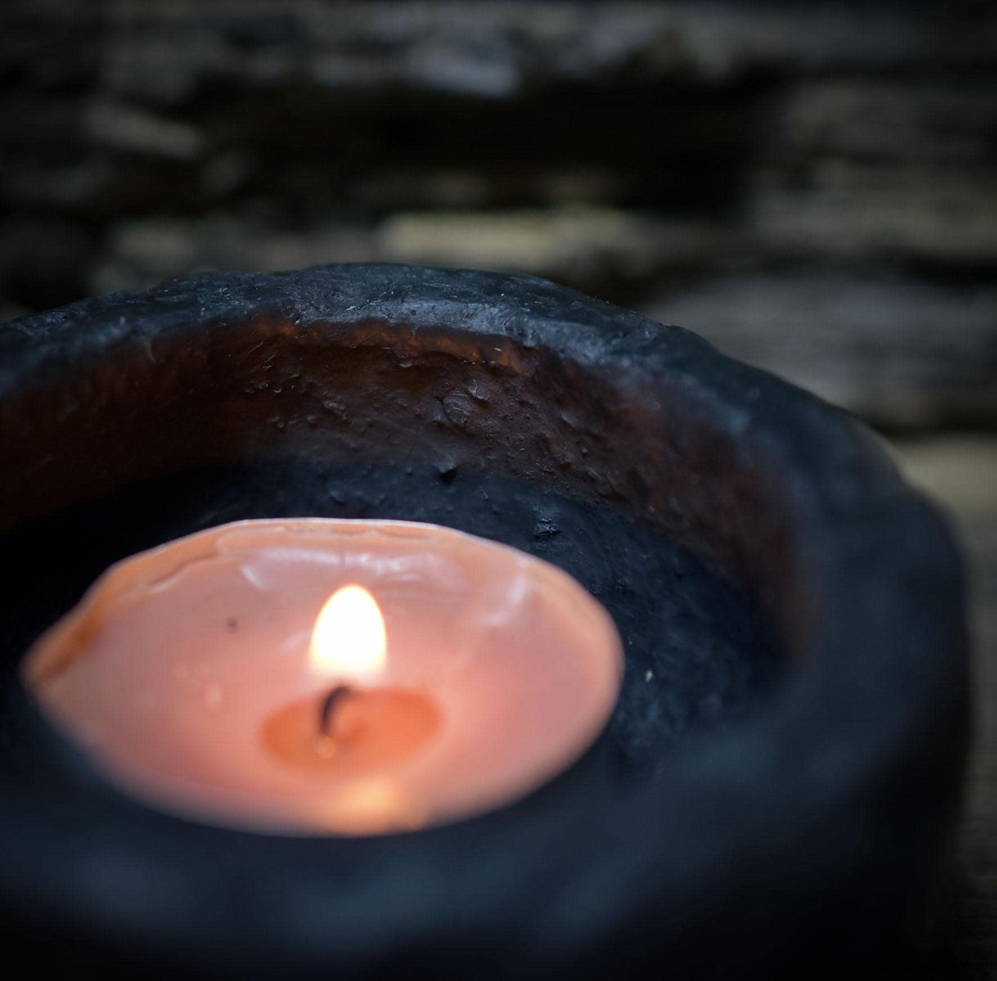 Ostara-Licht · Ton-Ei & Altarstein - Frühzeitliches Ritualset zum Frühlingsbeginn