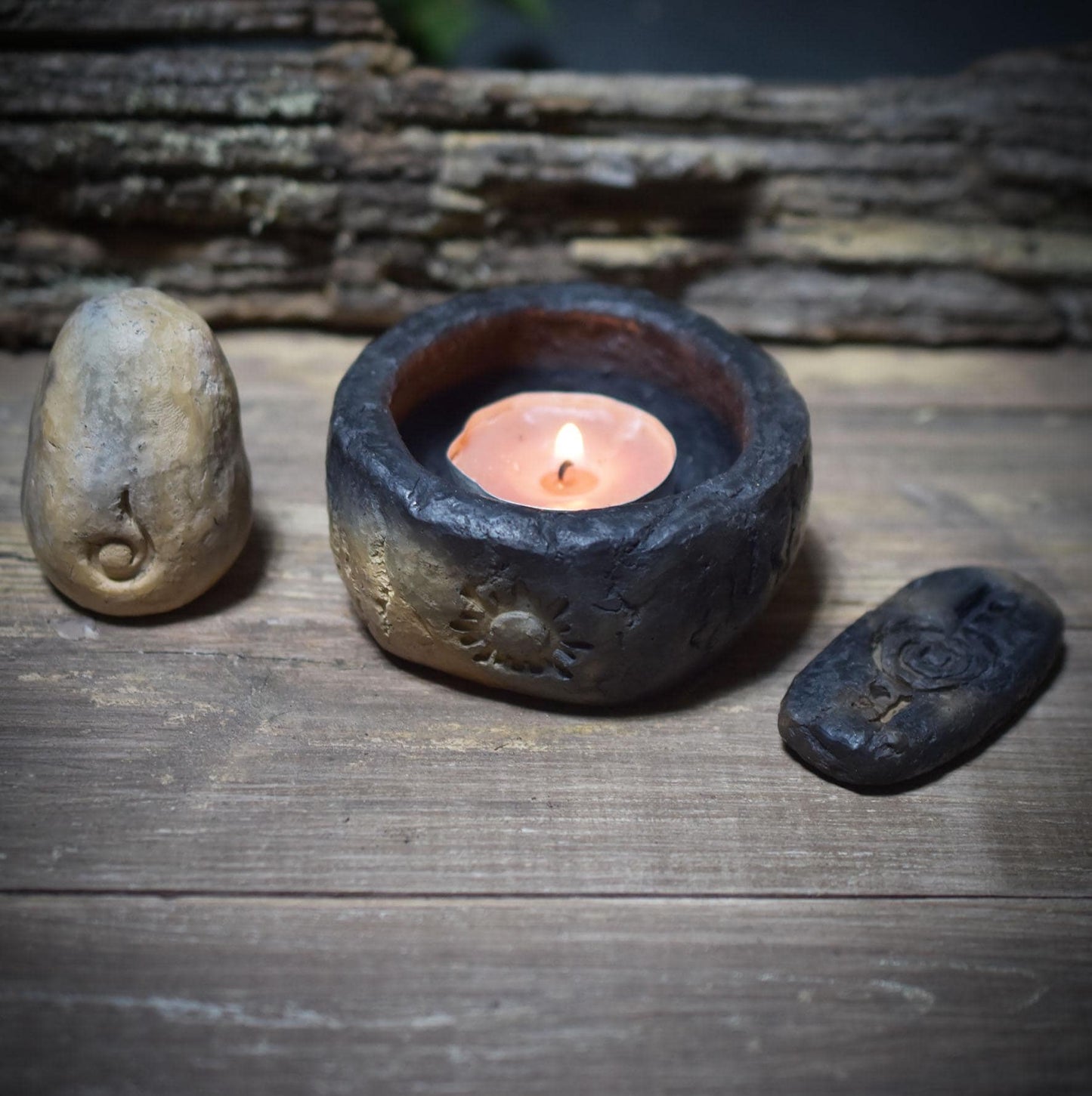 Ostara-Licht · Ton-Ei & Altarstein - Frühzeitliches Ritualset zum Frühlingsbeginn - FRO039