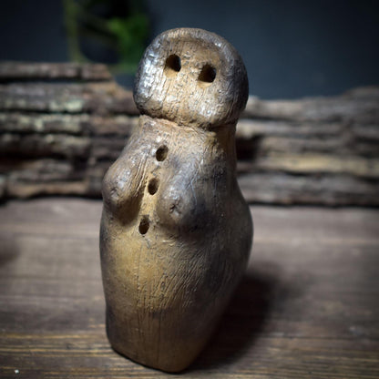 Eye Idol Göttinnenrassel – Archaisches Klanginstrument aus traditionell gebranntem Ton - SRA075