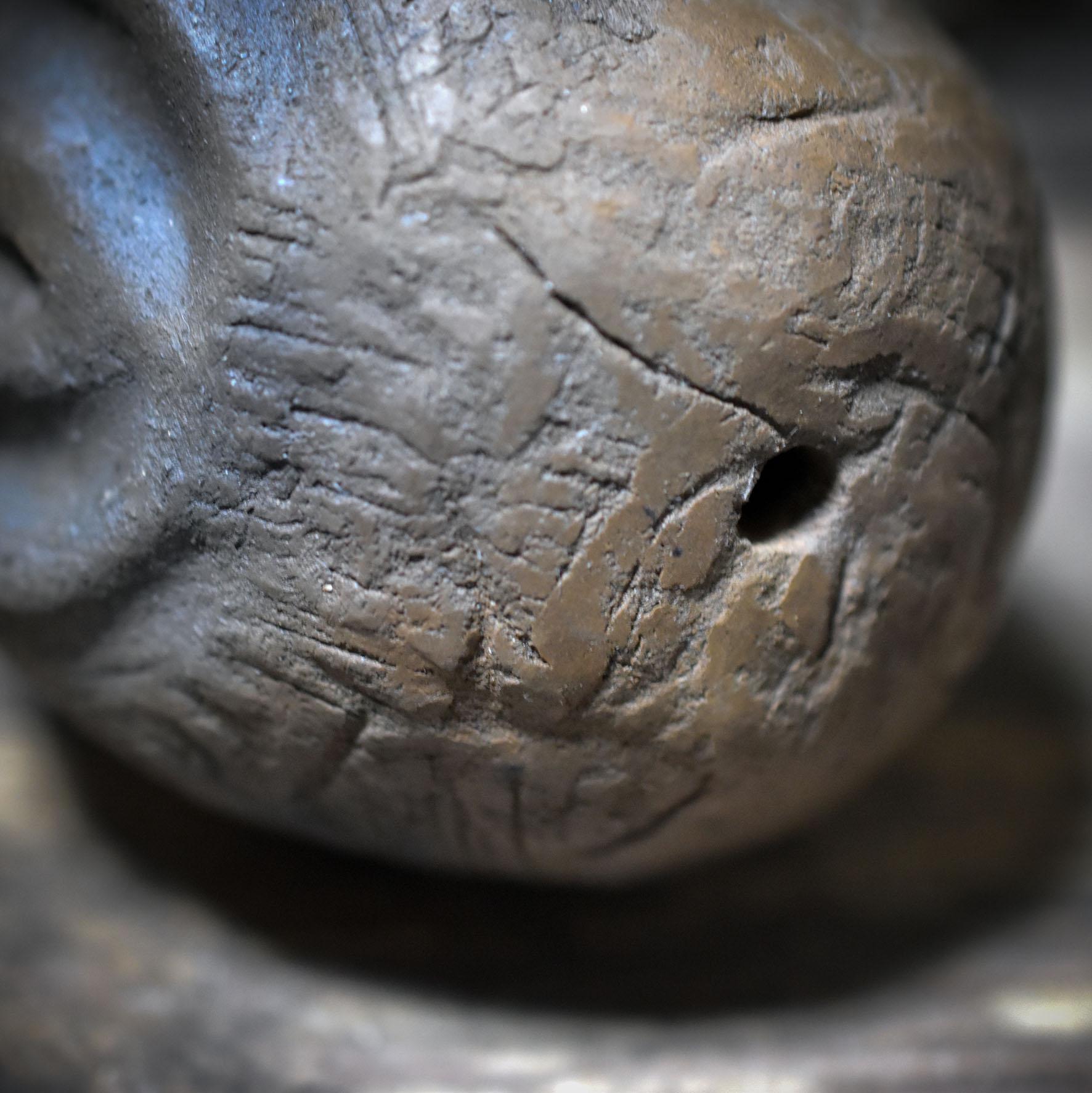 Yoni Handrassel – Archaisches Klanginstrument aus traditionell gebranntem Ton - SRA076