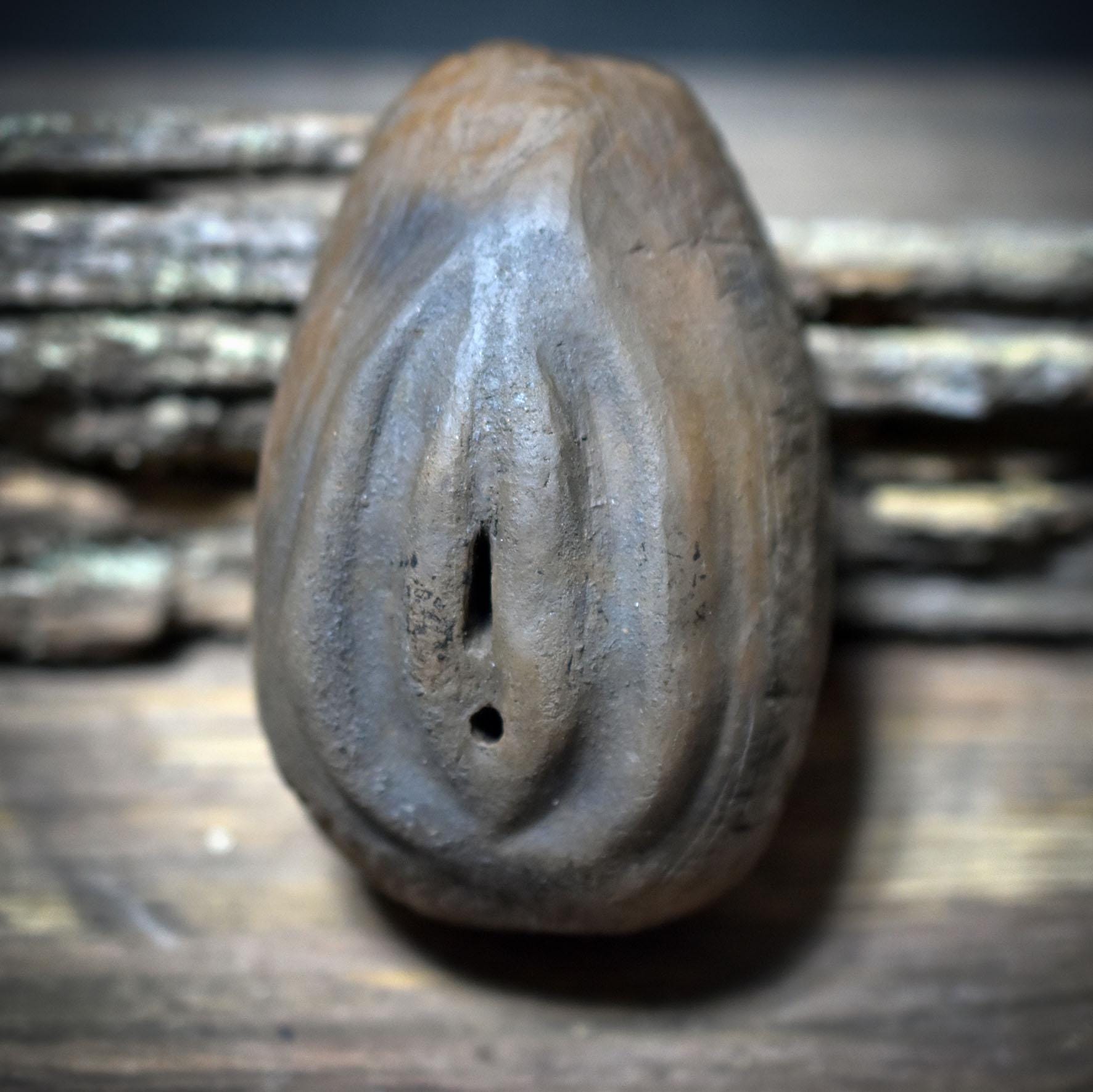 Yoni Handrassel – Archaisches Klanginstrument aus traditionell gebranntem Ton - SRA076