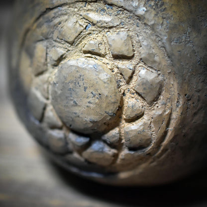 Wunschhüter Mandala – Archaisches Ritualobjekt aus traditionell gebranntem Ton - WSH013