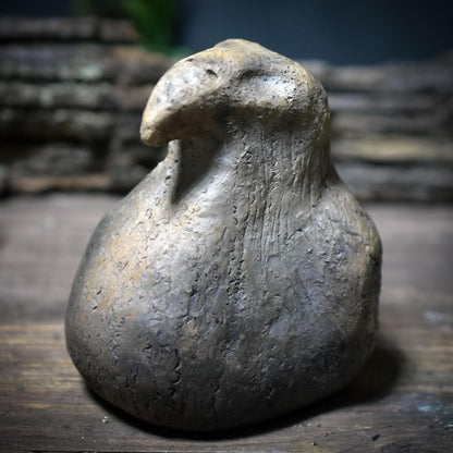 Wunschhüter Rabe – Archaisches Ritualobjekt aus traditionell gebranntem Ton - WSH014