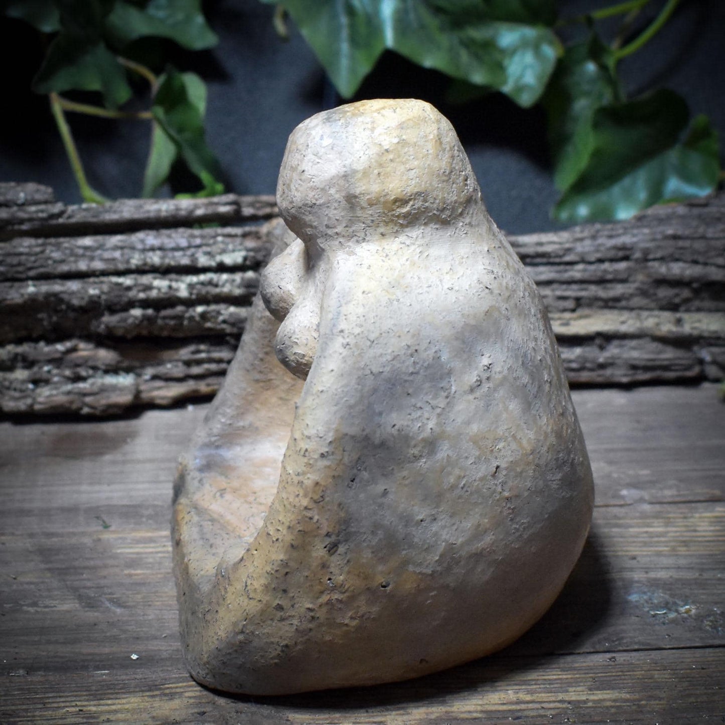 Mutter Erde – Schale des Gebens - Gabenschale aus traditionell gebranntem Ton zu Ehren von Mutter Erde - RÄH047