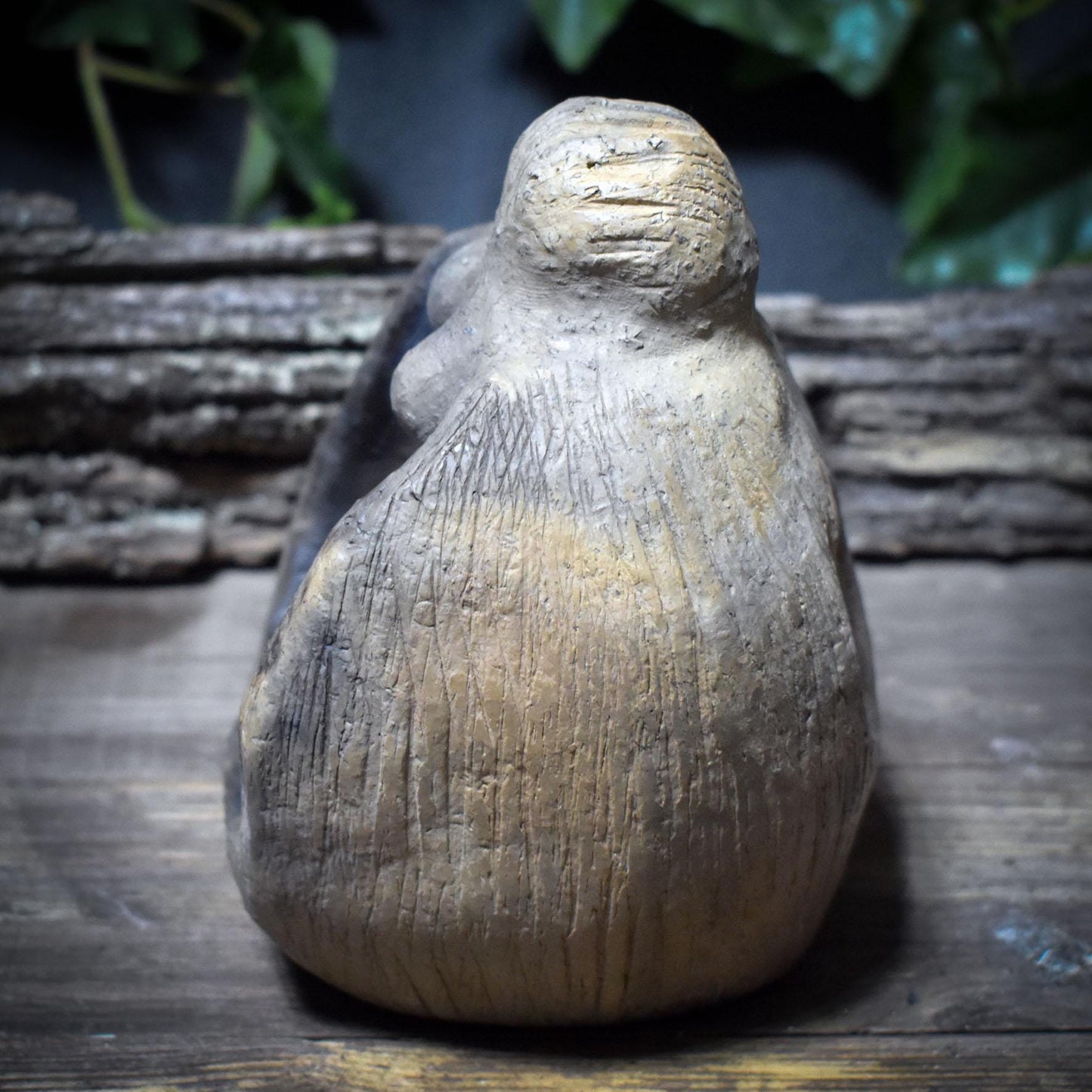 Mutter Erde – Schale des Gebens - Gabenschale aus traditionell gebranntem Ton zu Ehren von Mutter Erde - RÄH048