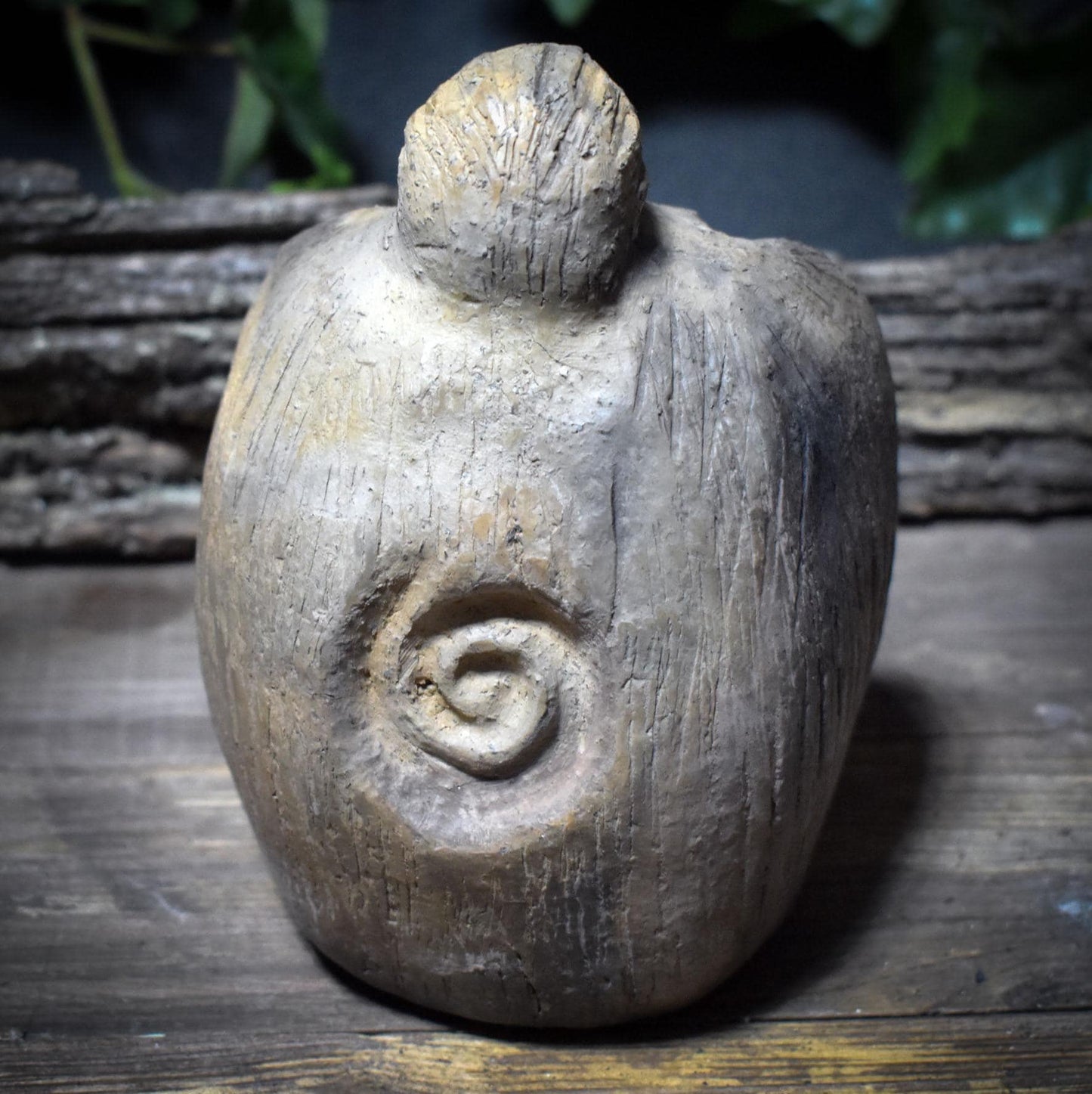 Mutter Erde – Schale des Gebens - Gabenschale aus traditionell gebranntem Ton zu Ehren von Mutter Erde - RÄH048