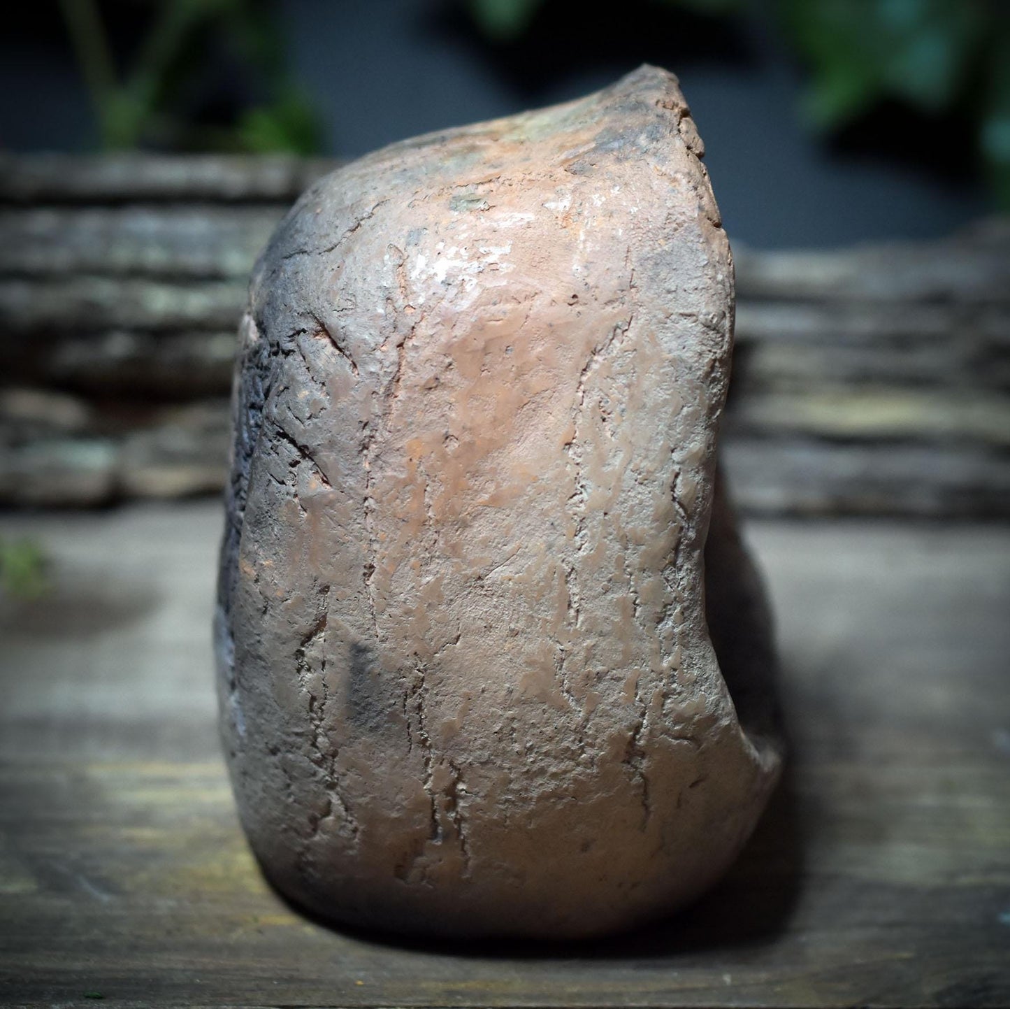 Handgeformte Ritualschale • Rauchbrand-Keramik • Symbol für Erneuerung, Naturkraft & heiligen Übergang - FRO046