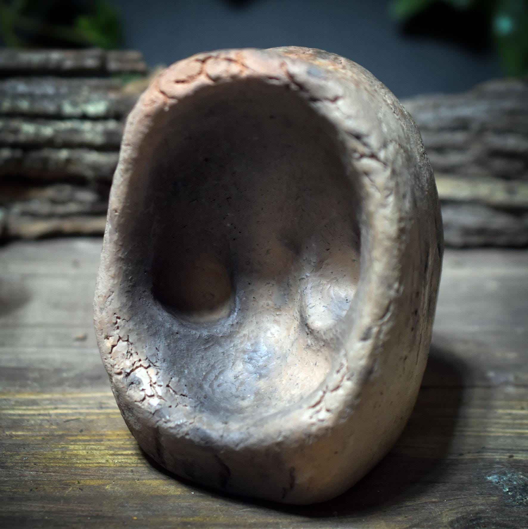 Handgeformte Ritualschale • Rauchbrand-Keramik • Symbol für Erneuerung, Naturkraft & heiligen Übergang - FRO046