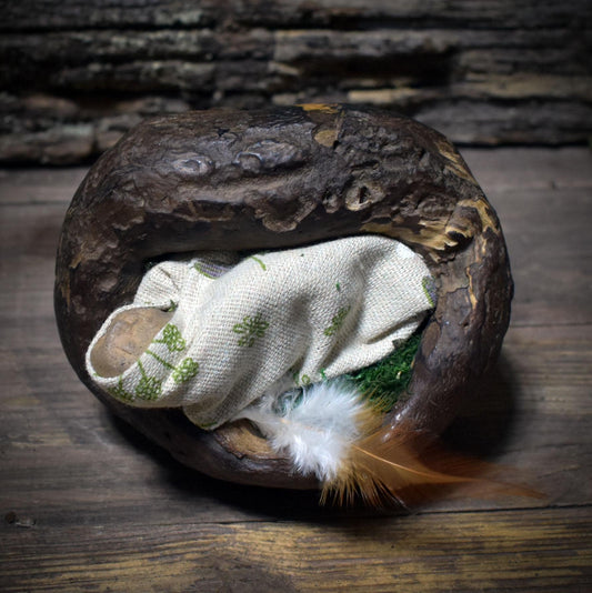 Geborgen – Das gepuckte Kind im Schutz des Waldes - SKU223