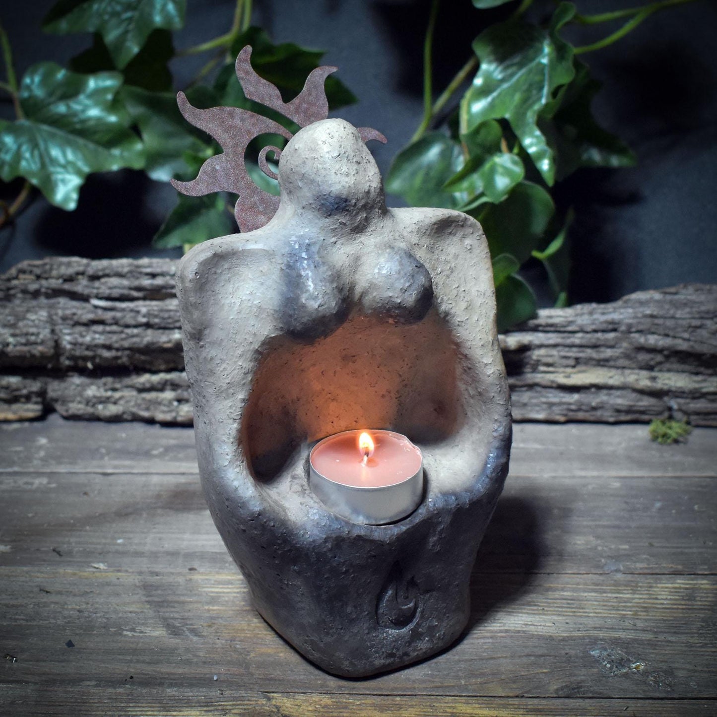 Göttin Litha Figur aus gebranntem Ton – Jahreskreis Altarfigur mit Platz für Gaben oder Teelicht zur Sommersonnenwende - SKU227