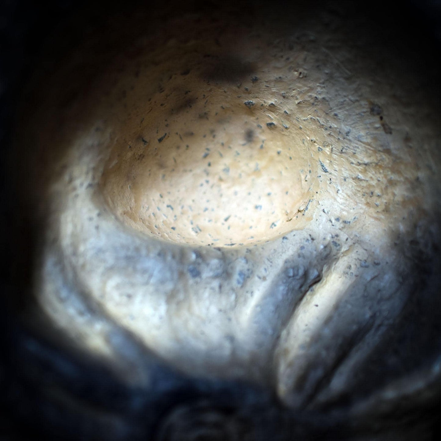 Göttin Litha Opfer/Gabenschale mit Sonnenkrone aus Metall in Rostoptik – archaische Ritualschale für Mittsommer & Sonnenkraft - SKU227