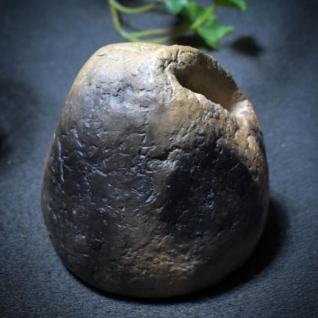 Wunschhüter aus Rauchbrand-Ton – archaische Ritualform zur stillen Bewahrung von Intentionen | wähle deinen persönlichen Begleiter - WHI001