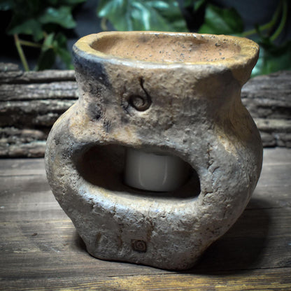 Duftlampe & Teelichthalter aus Rauchbrandton – Elementesymbole in archaischer Form - TKH026