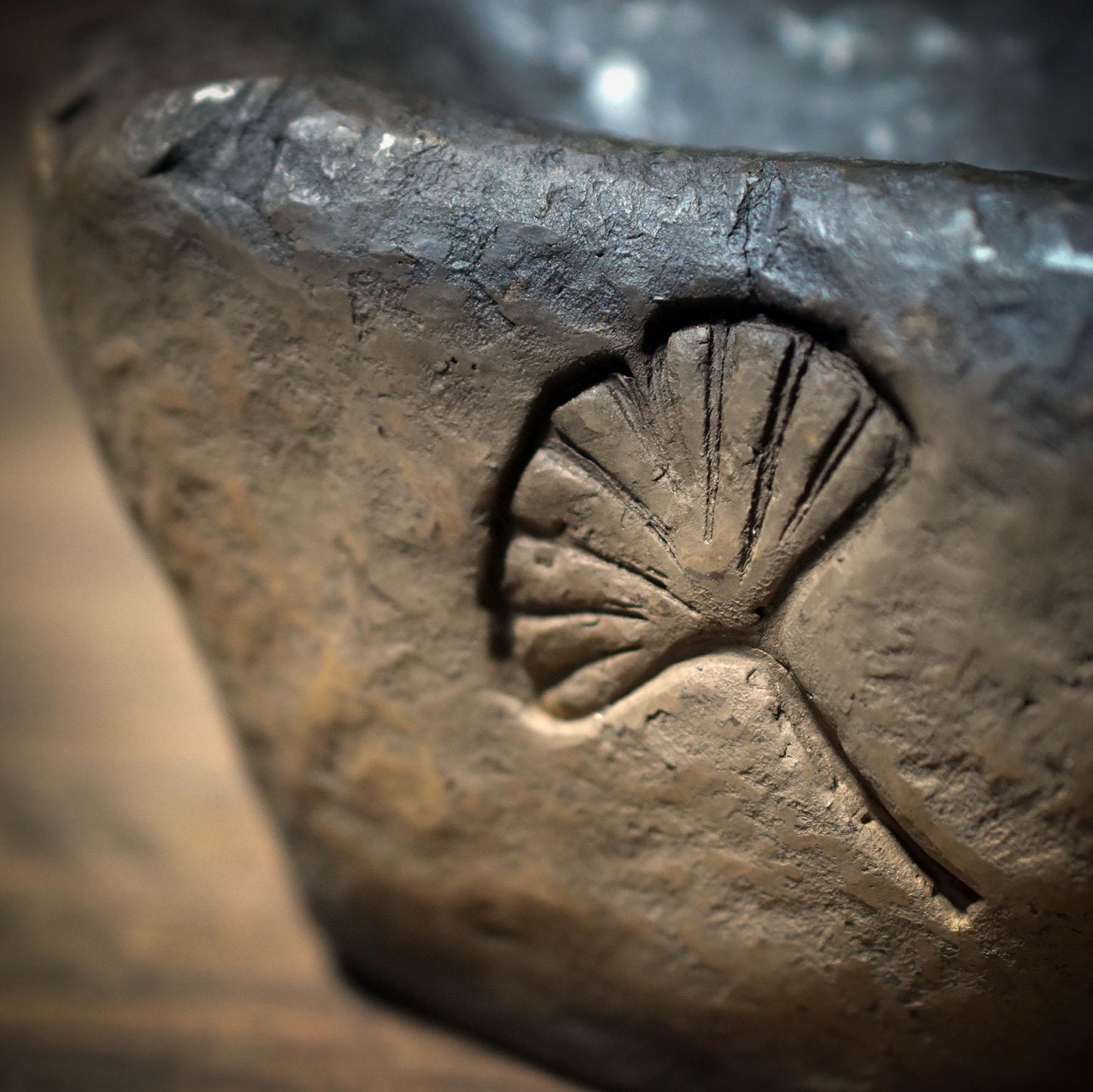 Wunschhüter aus Rauchbrand-Ton – archaische Ritualform zur stillen Bewahrung von Intentionen | wähle deinen persönlichen Begleiter - WHI001