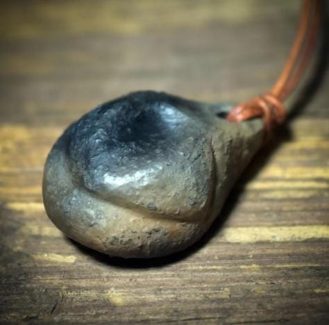 Vagus Stein Amulett aus Rauchbrandton – archaischer Reisestein für Erdung, Atem & Selbstregulation - VSA001