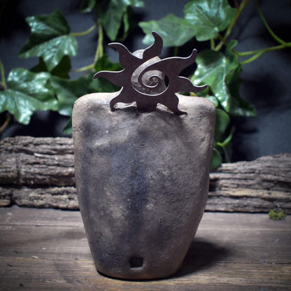 Göttin Litha Figur aus gebranntem Ton – Jahreskreis Altarfigur mit Platz für Gaben oder Teelicht zur Sommersonnenwende - SKU227