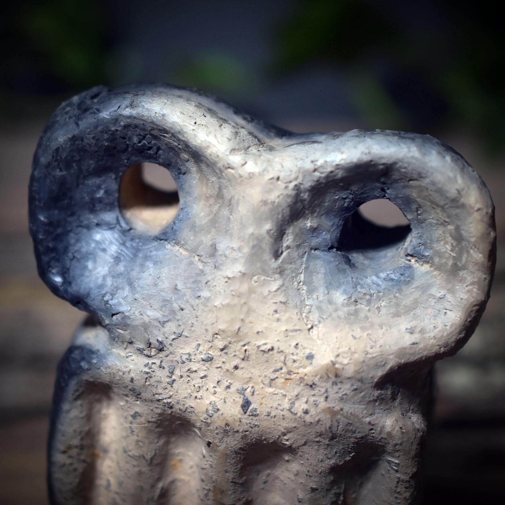 Eye Idol Skulptur nach Tel Brak – archaische Tonfigur mit wachsamen Augen SKU233