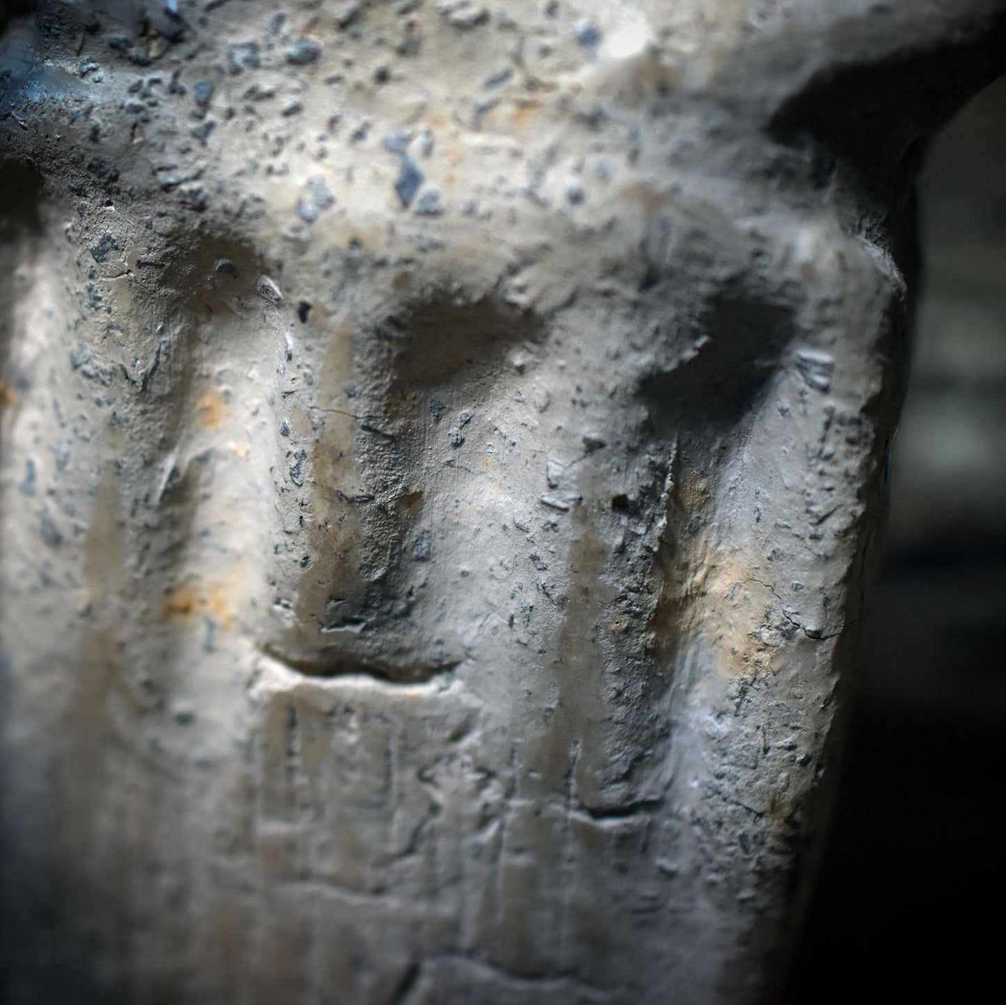 Eye Idol Skulptur nach Tel Brak – archaische Tonfigur mit wachsamen Augen SKU233