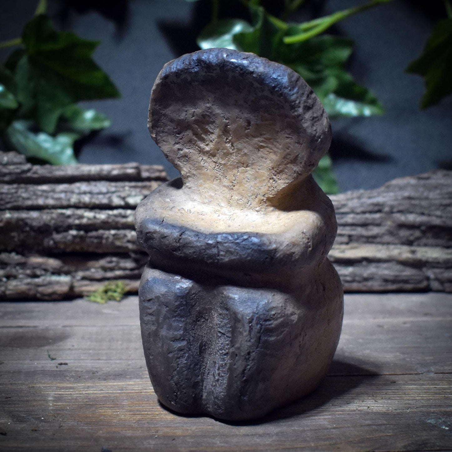 Seelen Idole – archaische Tonfiguren in 3 Größen (S–M–L) – Schutz • Trost • Vertrauen • Stärke – spirituelle Skulpturen SIS001