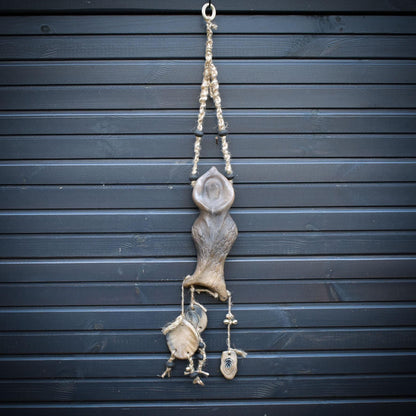 Meerjungfrau Skulptur Wand- & Fensterdeko – Rauchbrandton mit Muschel- und Yoni-Amuletten