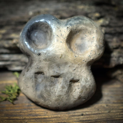 Taschenwächter – archaischer Begleiter | Eye Idol inspiriertes Keramikobjekt | Taschenbegleiter für Schutz & Achtsamkeit TWE001