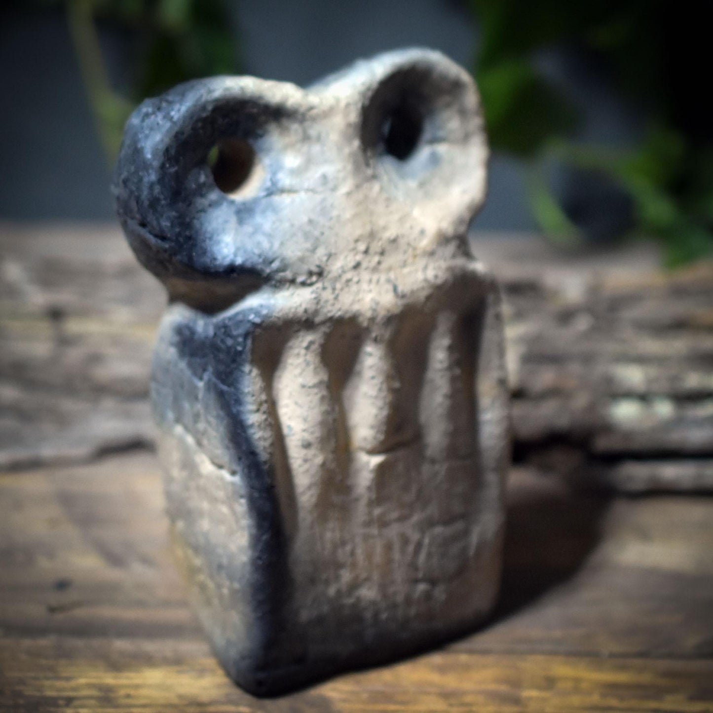 Eye Idol Skulptur nach Tel Brak – archaische Tonfigur mit wachsamen Augen SKU233