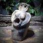 Mondgöttin Skulptur aus Rauchbrandton – archaische Tonfigur für Intuition & Wandel SKU236