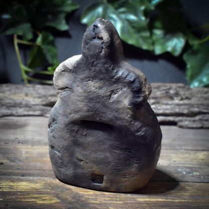 Wunschhüter aus Rauchbrand-Ton – archaische Ritualform zur stillen Bewahrung von Intentionen | wähle deinen persönlichen Begleiter - WHI001