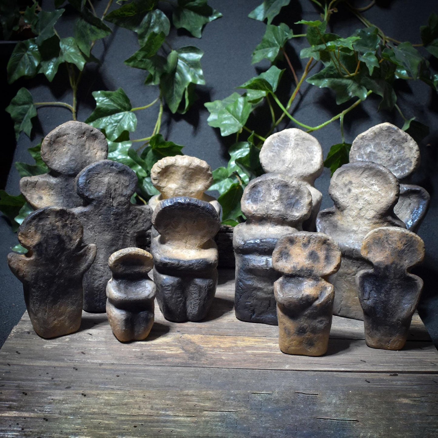 Seelen Idole – archaische Tonfiguren in 3 Größen (S–M–L) – Schutz • Trost • Vertrauen • Stärke – spirituelle Skulpturen SIS001