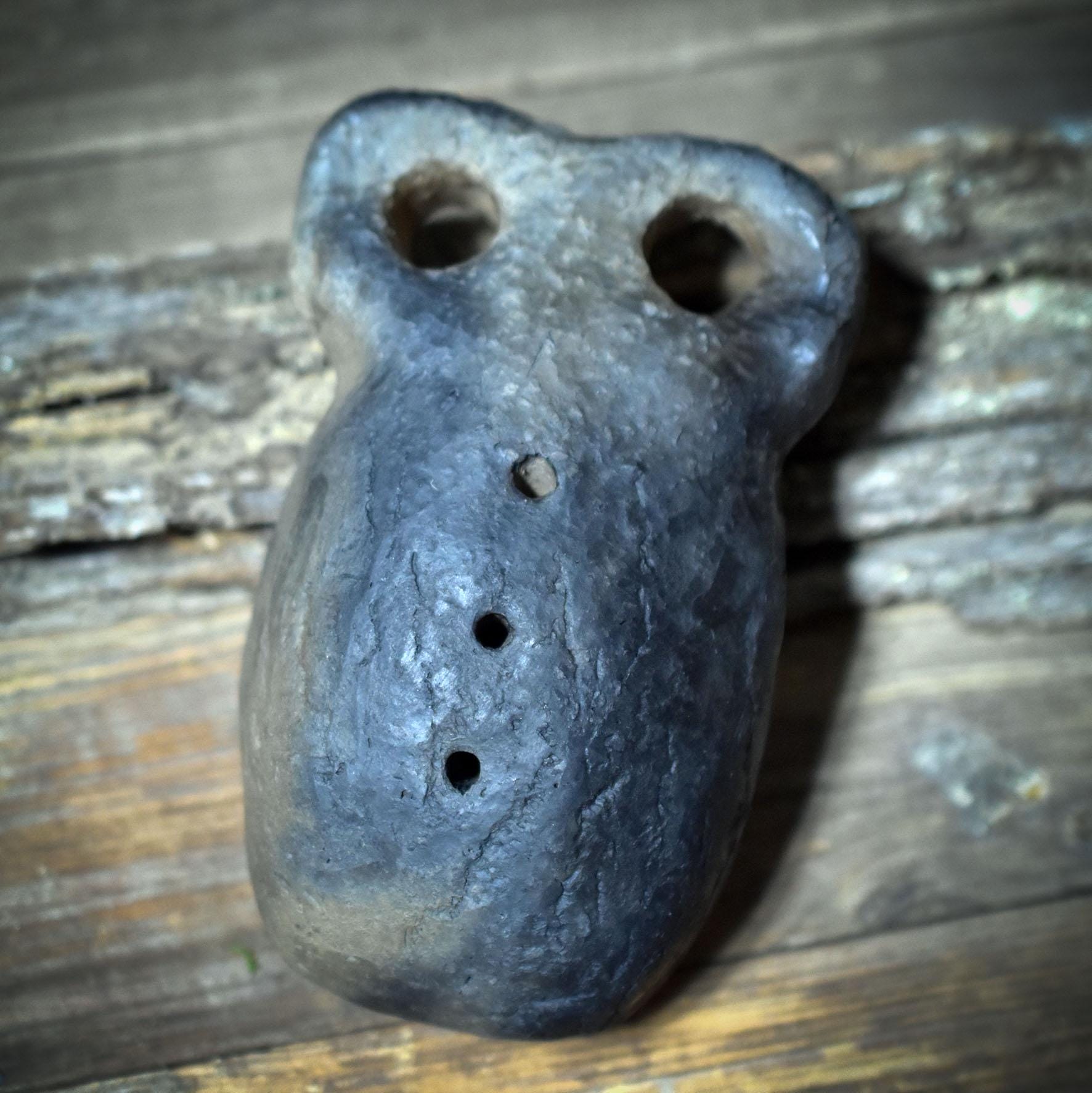 Archaische Handrasseln aus Ton – Wähle deine persönliche Ritualrassel - SRA083