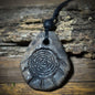 Sonnenspirale Amulett aus Ton – verstellbares Baumwollband mit Glasperle AMU072