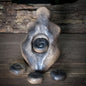 Ritualskulptur aus Rauchbrandton mit vier Symbolsteinen - SKU192