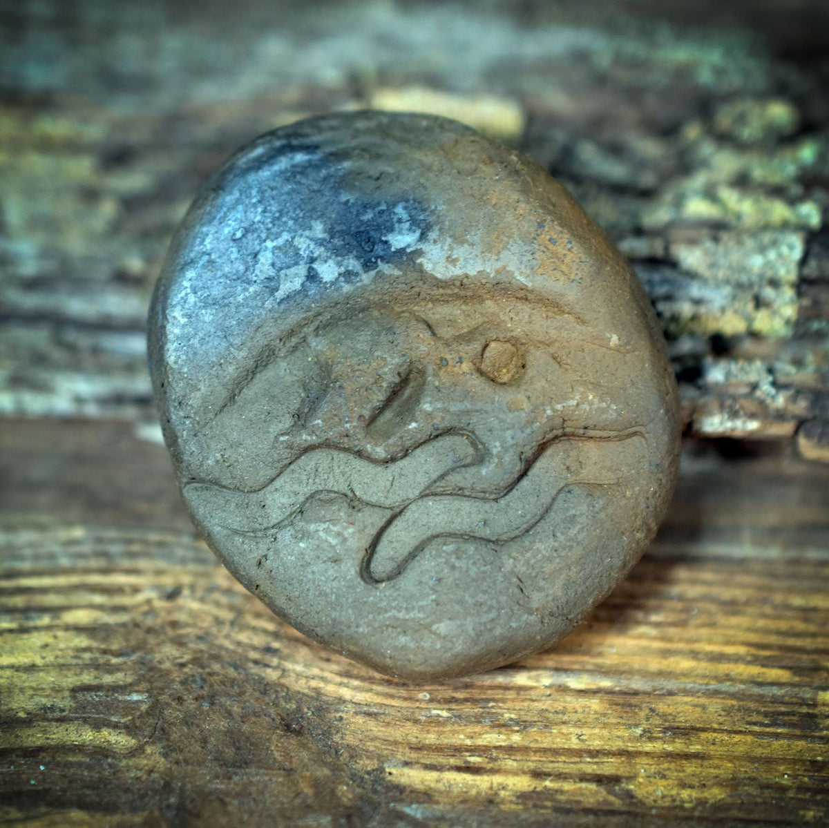 Zeichen der Spur – Archaisches Symbolset aus Rauchbrandton | Krafttier Essenzen | Handgefertigte Ritualsteine ZDS001