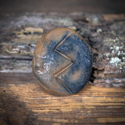 Zeichen der Spur – Archaisches Symbolset aus Rauchbrandton | Krafttier Essenzen | Handgefertigte Ritualsteine ZDS001