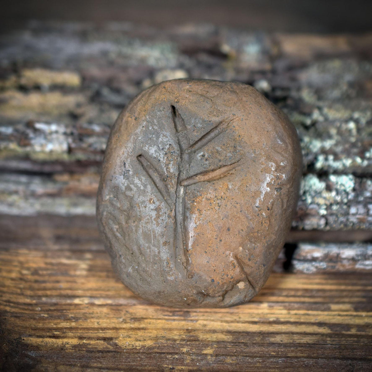 Zeichen der Spur – Archaisches Symbolset aus Rauchbrandton | Krafttier Essenzen | Handgefertigte Ritualsteine ZDS001