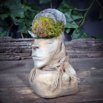 Waldgeist Skulptur, Archaische Büste aus Ton mit Baumpilz & Moos, Meditative Kopf-Figur, Spirituelle Kunst, Handgefertigtes Unikat