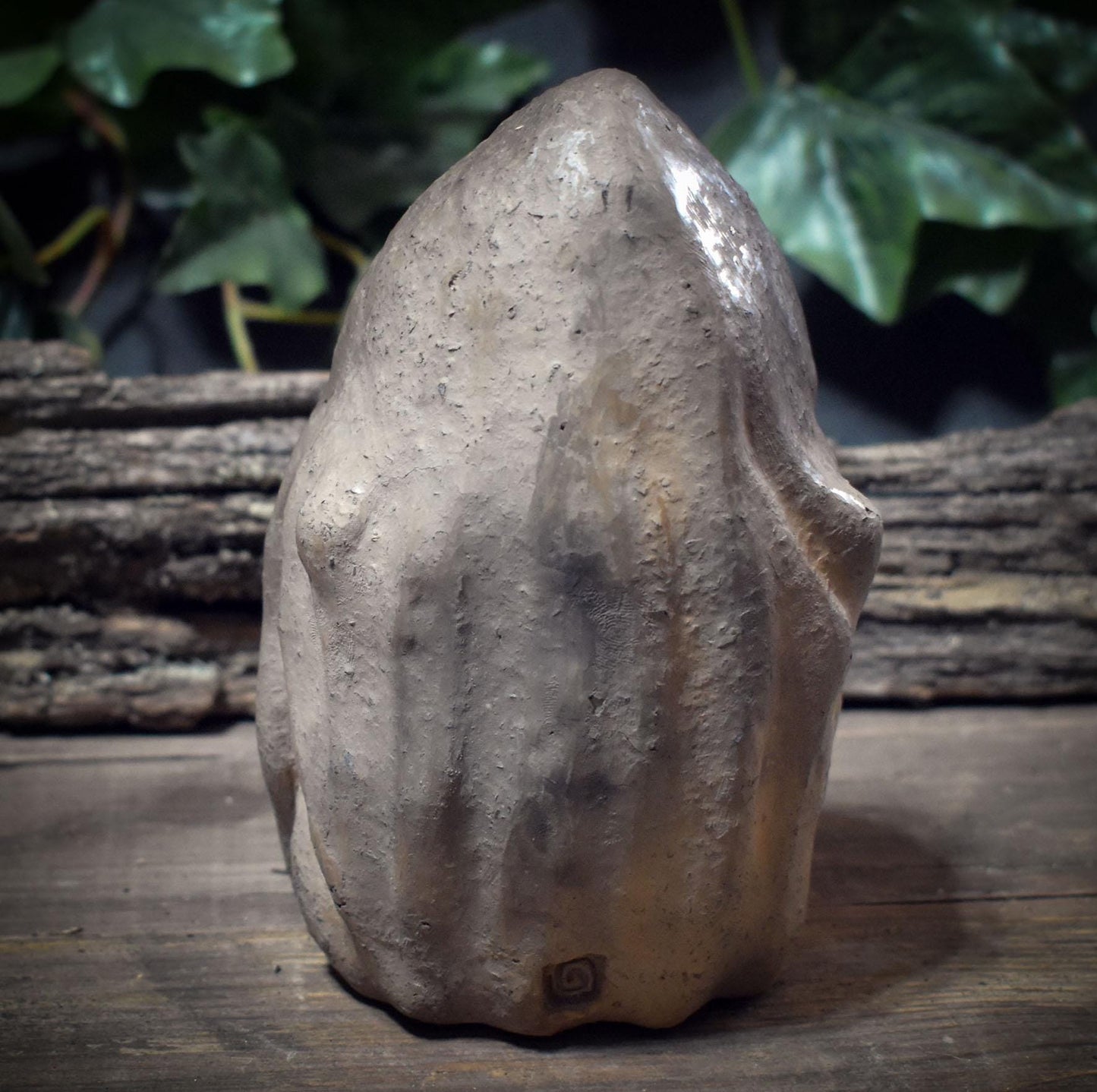 Yoni Skulptur aus Ton handgefertigt, Archaische Wächterin, Spirituelle Tonkunst für Altar & Rituale, Geschenk für Frauen, 15cm SKU260