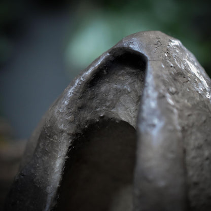 Yoni Skulptur aus Ton handgefertigt, Archaische Wächterin, Spirituelle Tonkunst für Altar & Rituale, Geschenk für Frauen, 15cm SKU260