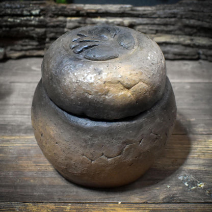 Ahnenraum Ritual Set: 7 Ahnensteine im Gefäß aus Rauchbrandton, Innere Kind Arbeit & Ahnenheilung, Spirituelles Geschenk Psychologie AHR001