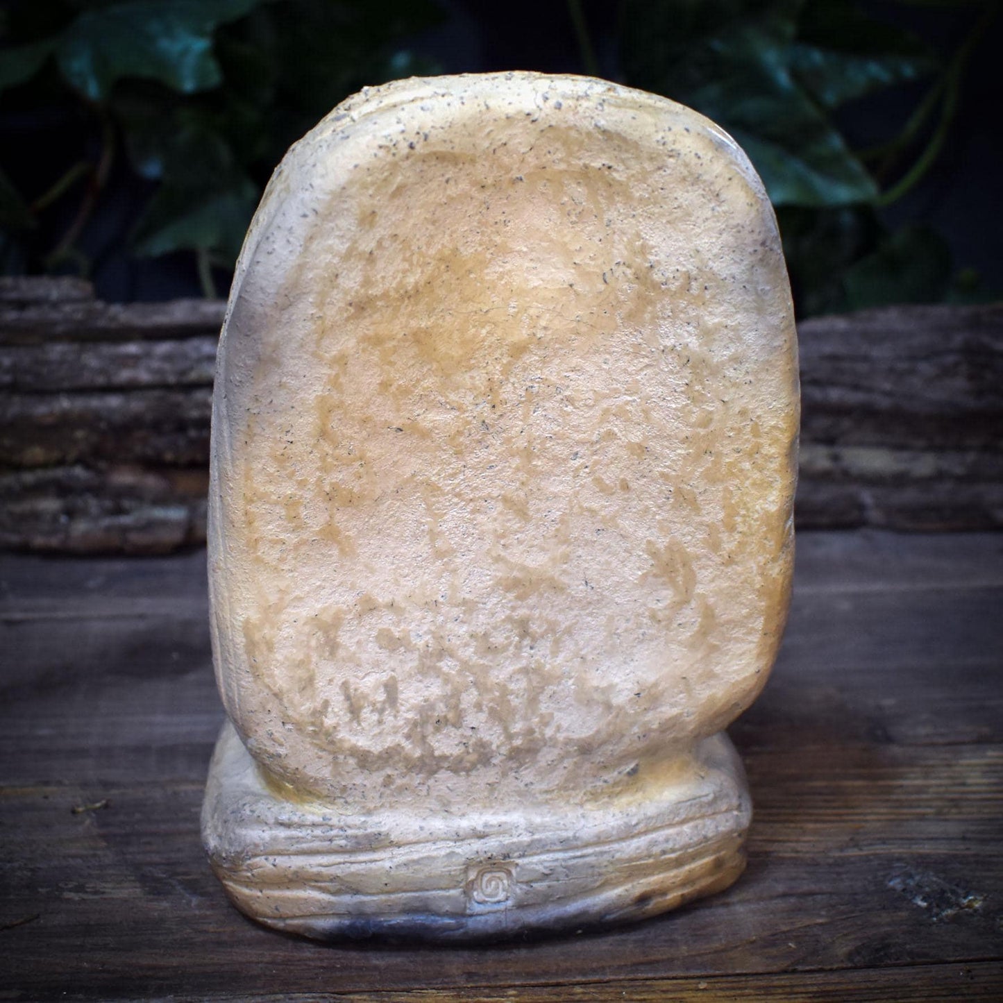 Archaische Büste aus Ton handgefertigt, Spirituelle Gottheit Skulptur, Ahnenfigur für Altar & Meditation, Rauchbrandton Kunst 16cm SKU265