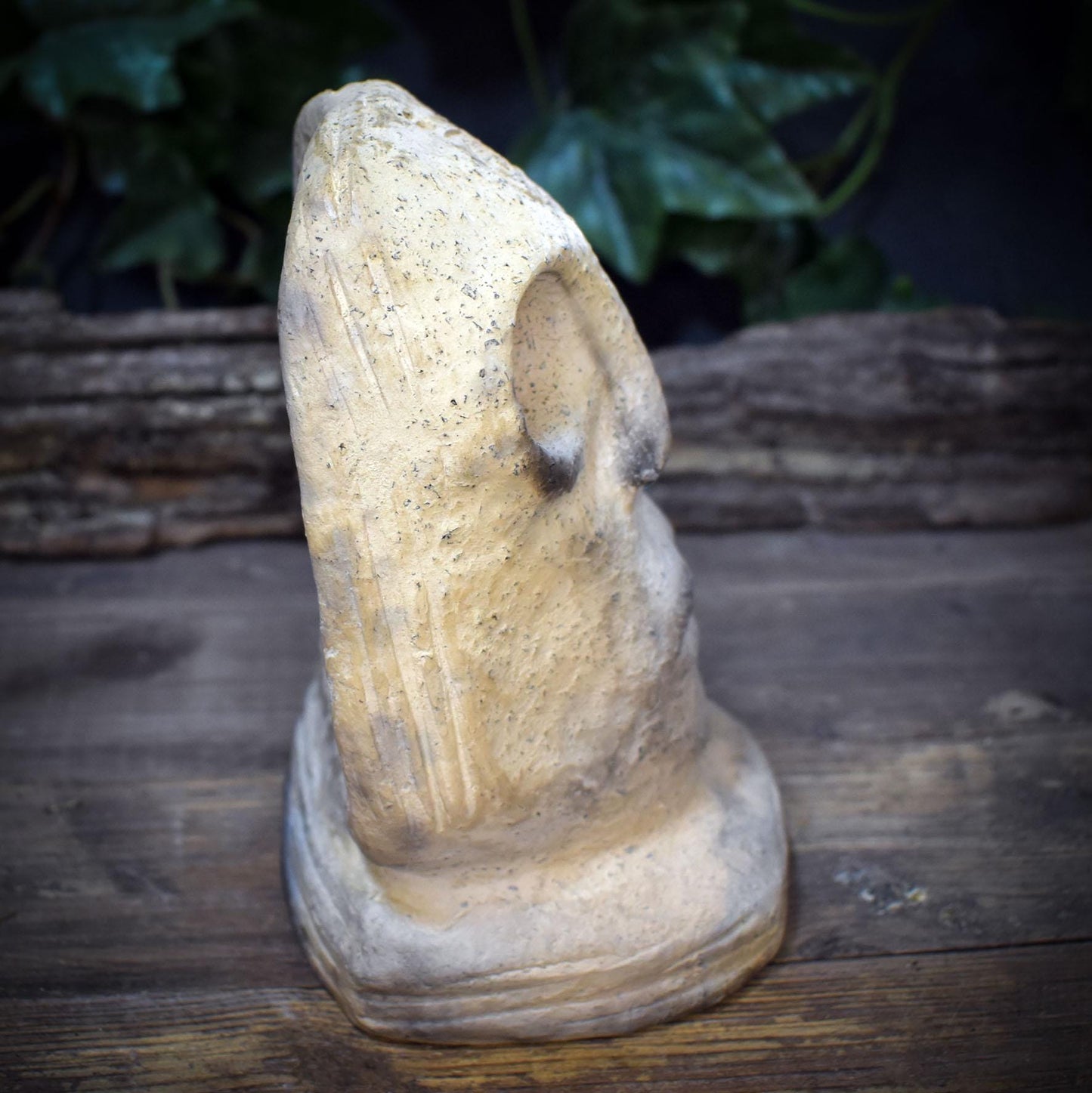 Archaische Büste aus Ton handgefertigt, Spirituelle Gottheit Skulptur, Ahnenfigur für Altar & Meditation, Rauchbrandton Kunst 16cm SKU265