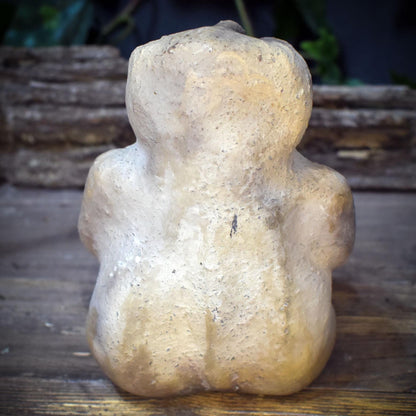 Sheela na Gig Skulptur Ton, keltische Göttin Figur, sitzende Fruchtbarkeitsgöttin handgemacht, archaische Altar Deko SKU273