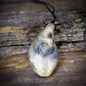 Göttin Amulett mit Lebensspirale, Rauchbrandton Anhänger handgefertigt, Spiritueller Frauenschmuck, Unikat Kraftobjekt 34g AMU085