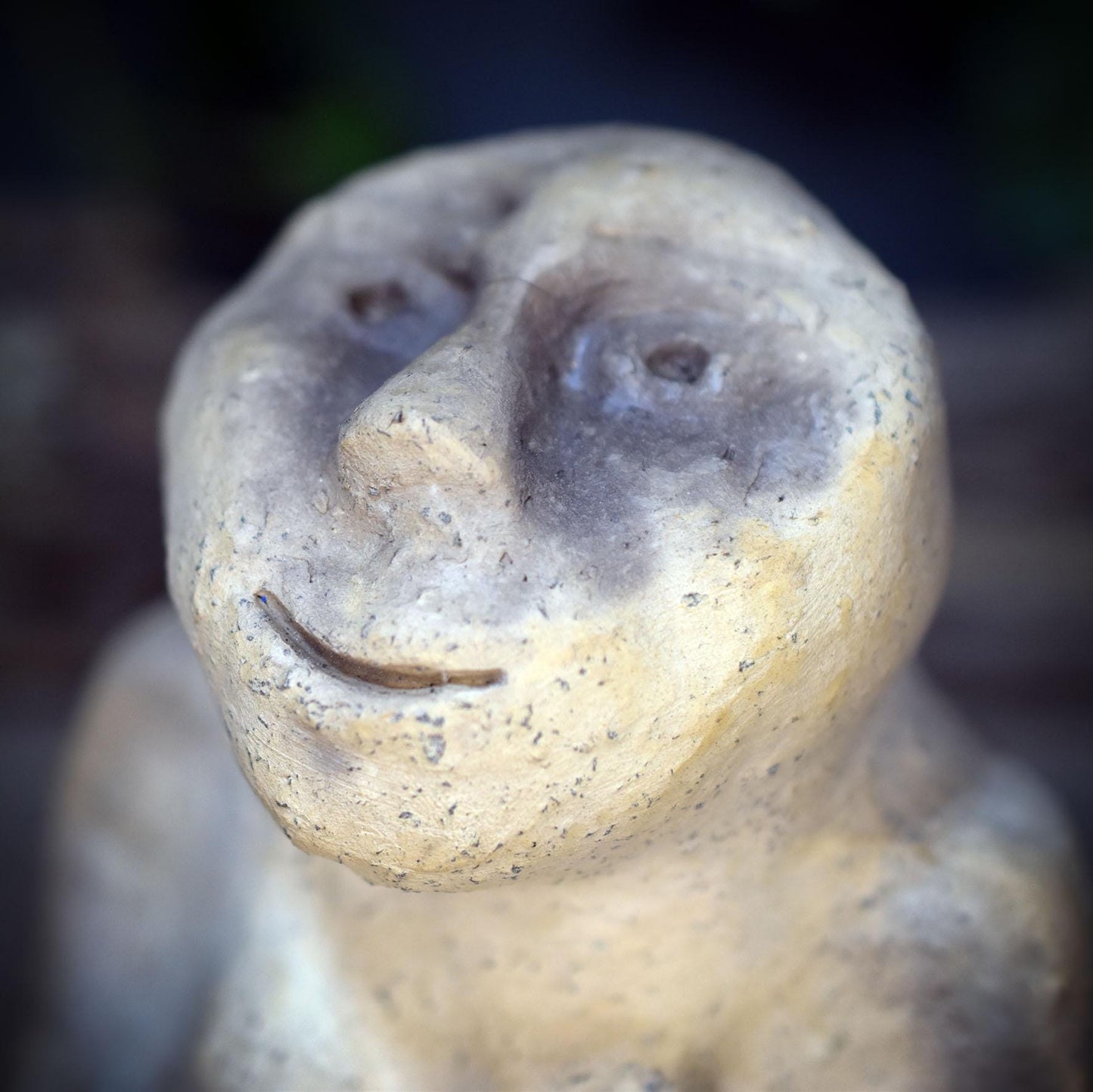 Sheela na Gig Skulptur Ton, keltische Göttin Figur, sitzende Fruchtbarkeitsgöttin handgemacht, archaische Altar Deko SKU273
