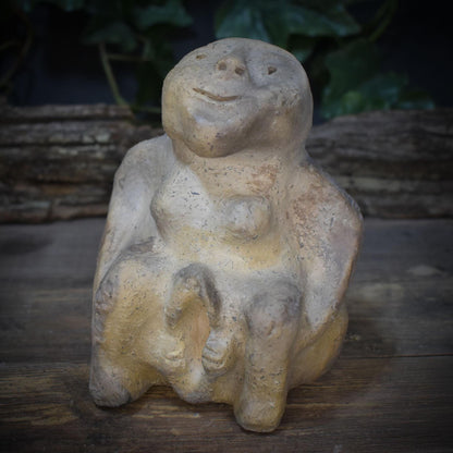 Sheela na Gig Skulptur Ton, keltische Urgöttin Figur handgemacht, archaische Fruchtbarkeitsgöttin, spirituelle Altar Deko SKU274