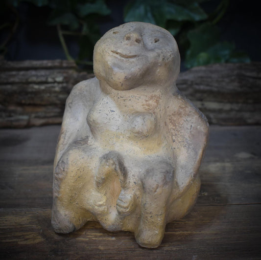Sheela na Gig Skulptur Ton, keltische Urgöttin Figur handgemacht, archaische Fruchtbarkeitsgöttin, spirituelle Altar Deko SKU274