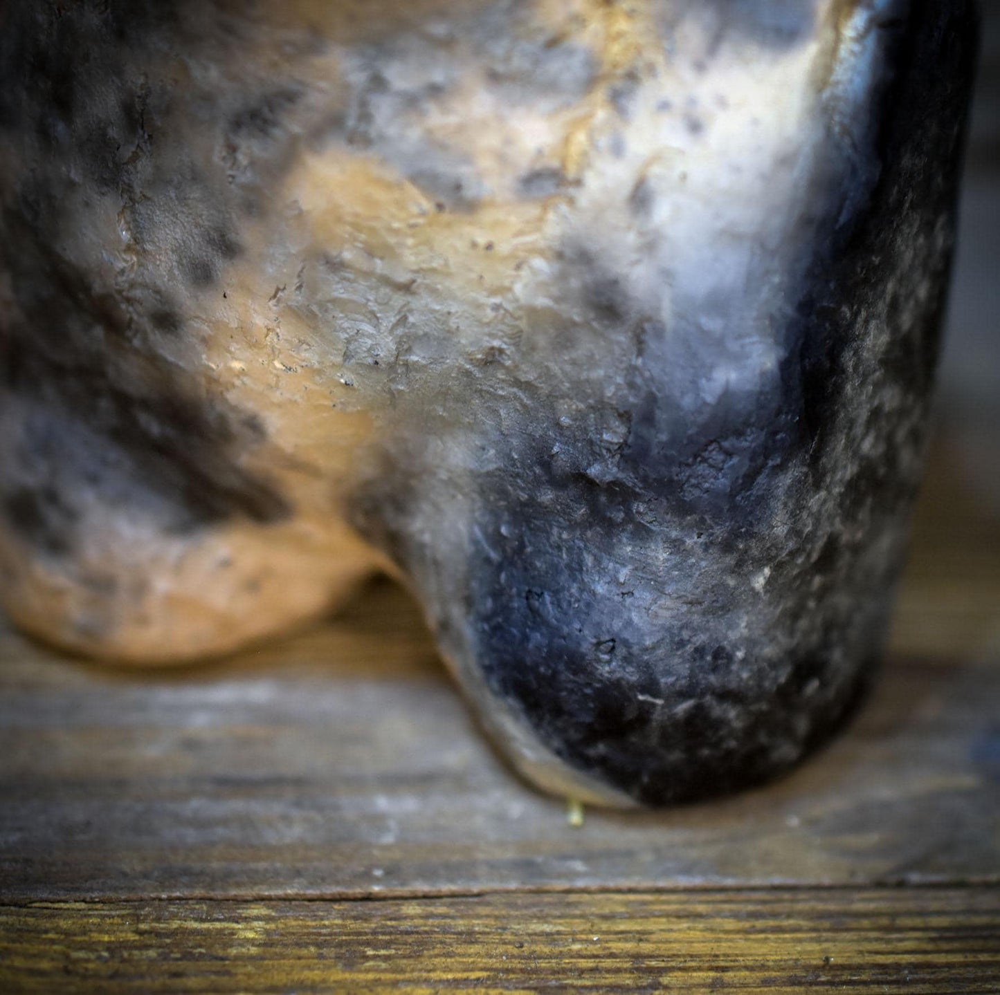 Ahnenfigur Ton, archaischer Altar Wächter, schamanische Skulptur handgemacht, kleine Schutzgeist Götzen Figur, Rauchbrand Unikat SKU292