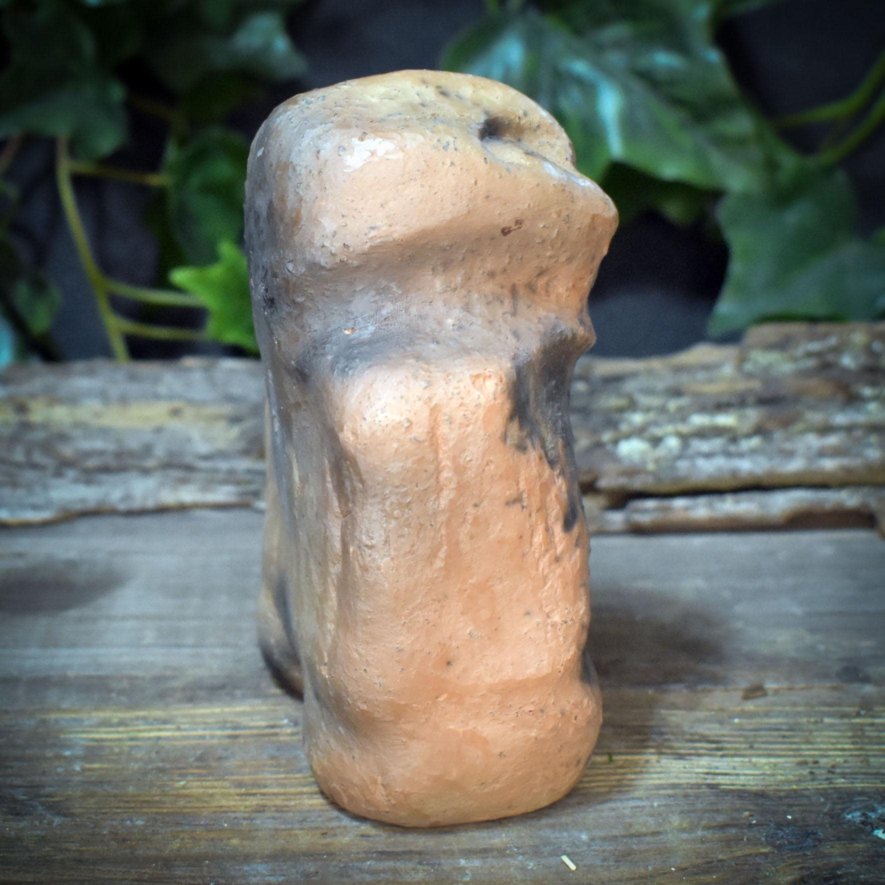 Ahnenfigur Ton, archaischer Altar Wächter, schamanische Skulptur handgemacht, kleine Schutzgeist Götzen Figur, Rauchbrand Unikat SKU292